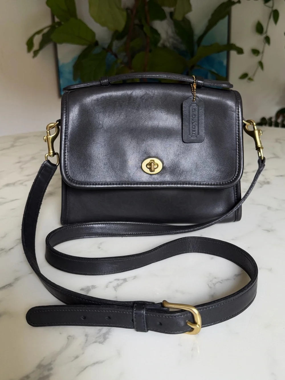 Coach Vintage Court Turnlock Leather Crossbody Shoulder Bag 9870 Black 90's Y2K
